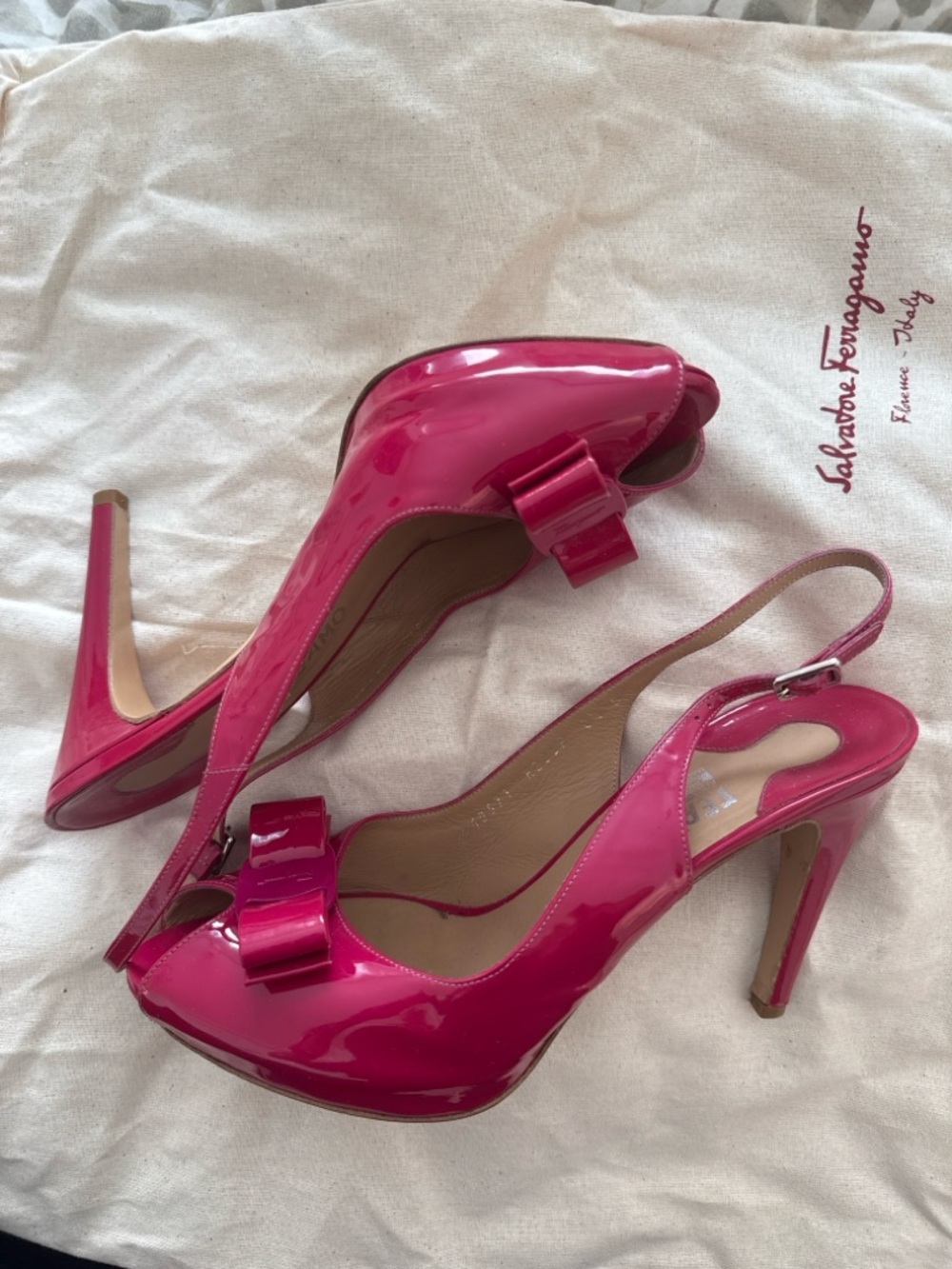 Salvatore Ferragamo Hot Pink Patent Leather Slingback Heels with Bow